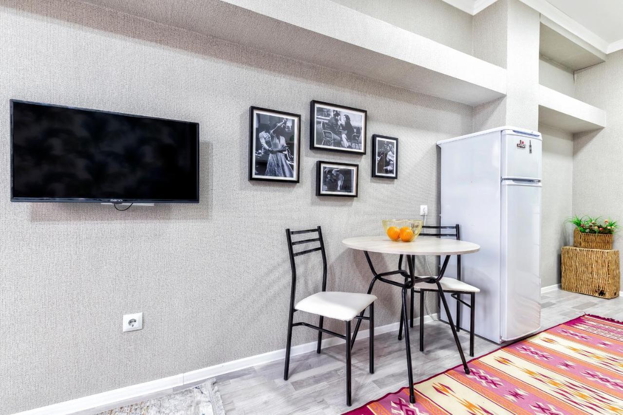Cosy flat in the city center Astana Luaran gambar