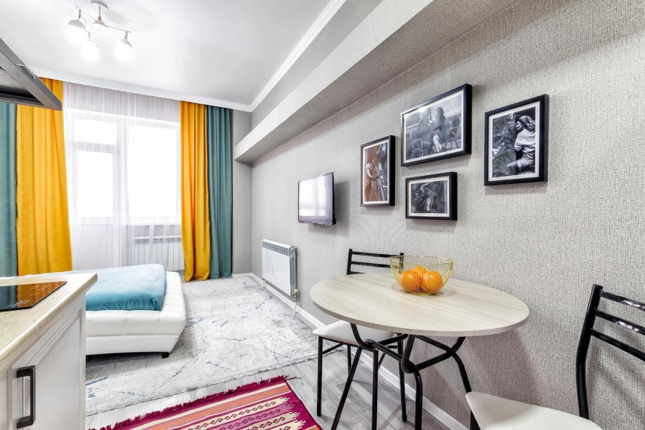 Cosy flat in the city center Astana Luaran gambar